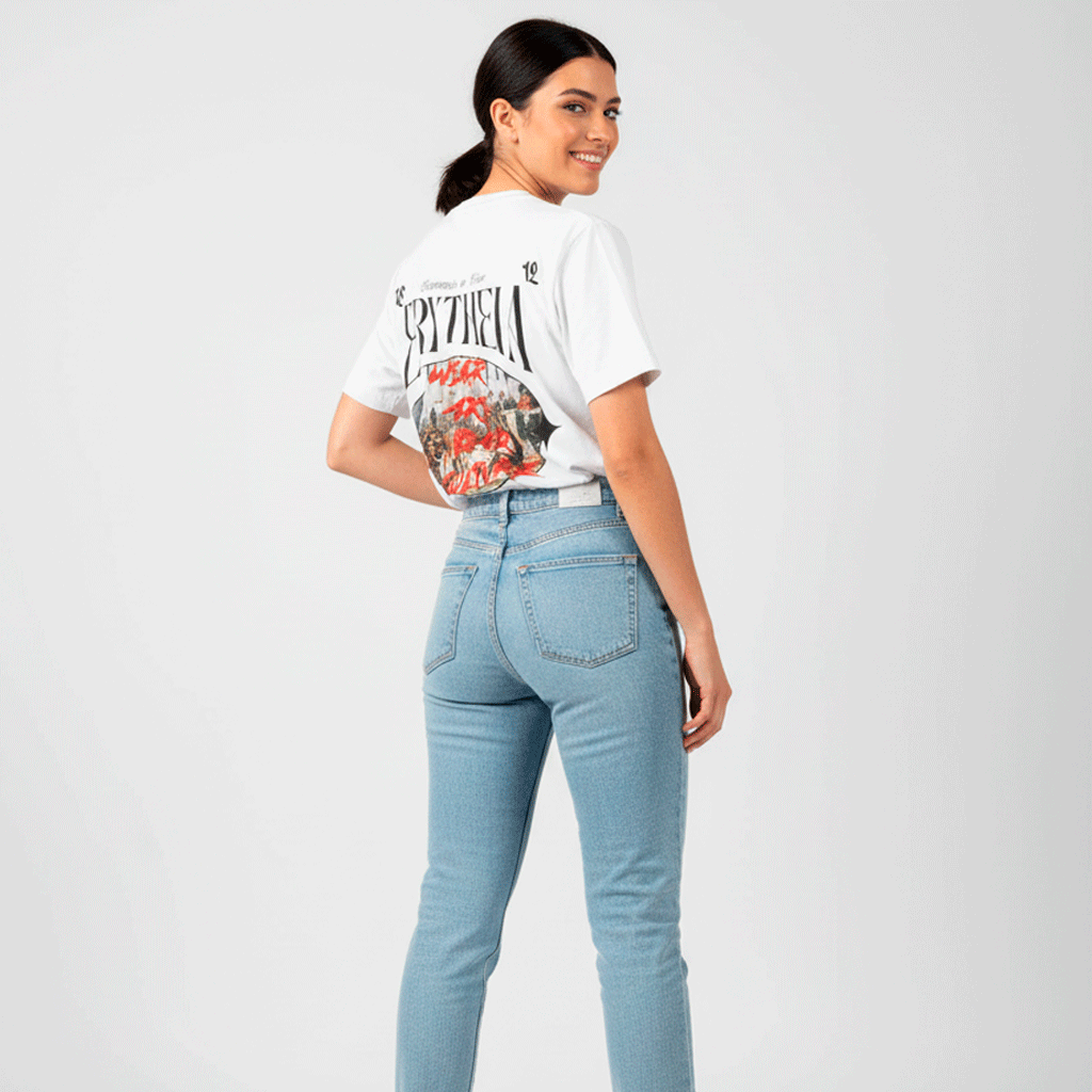 Camiseta oversized referente al cuadro de la promulgación 1812